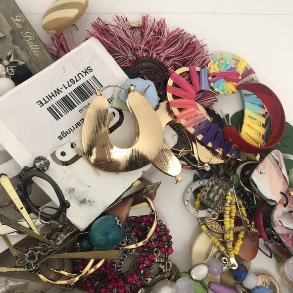 Earrings Lot Pairs Colorful Vintage To Now Craft Wear - Picture 12 of 13